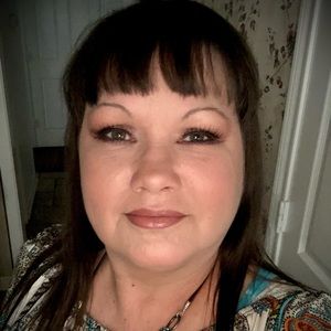 Meet your Posher, Leeann